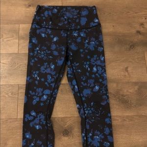 Lululemon 7/8 *WUNDER UNDER* high waisted Pants